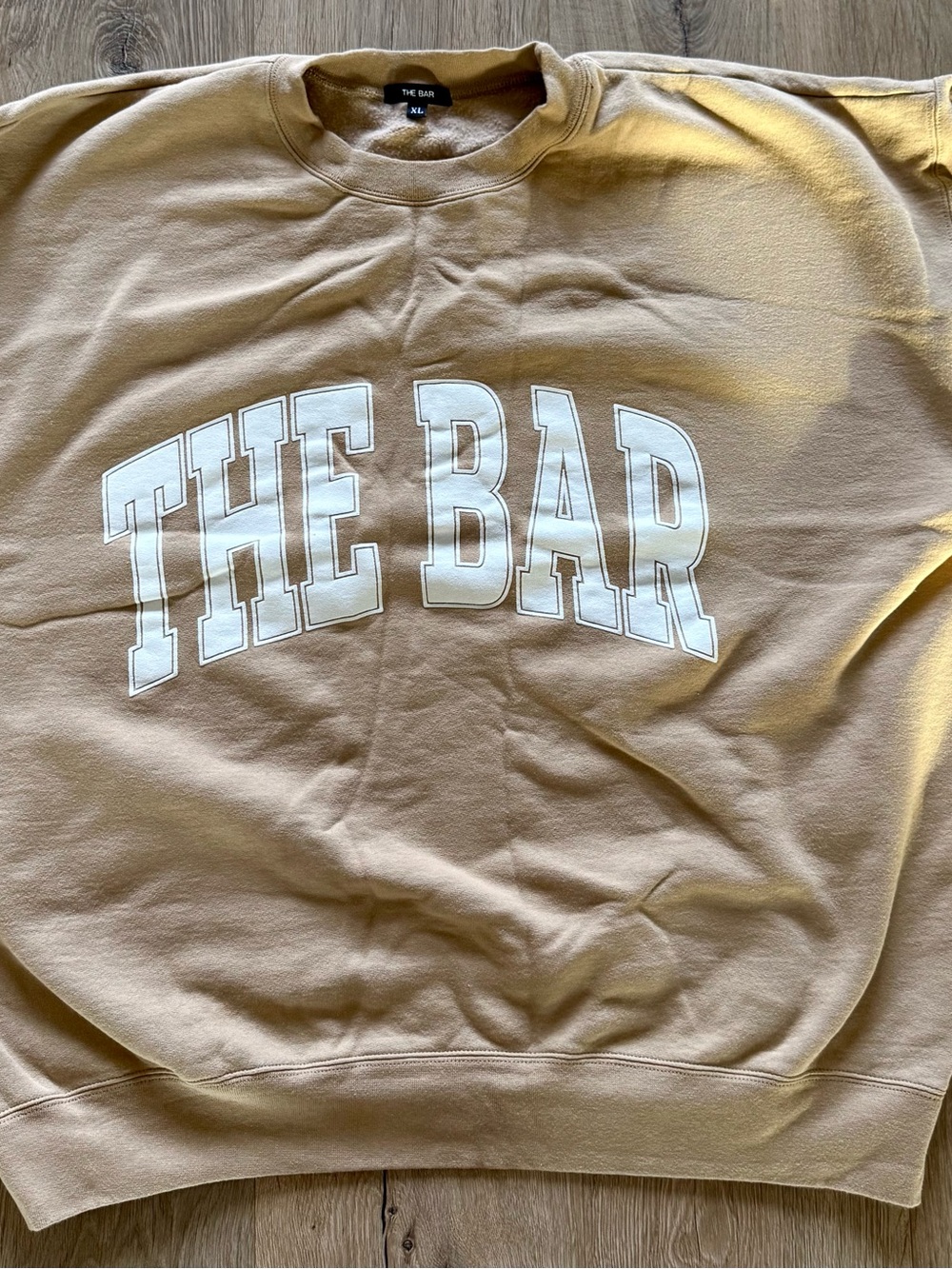 The Bar Women’s Crewneck Sweatshirt - Tan